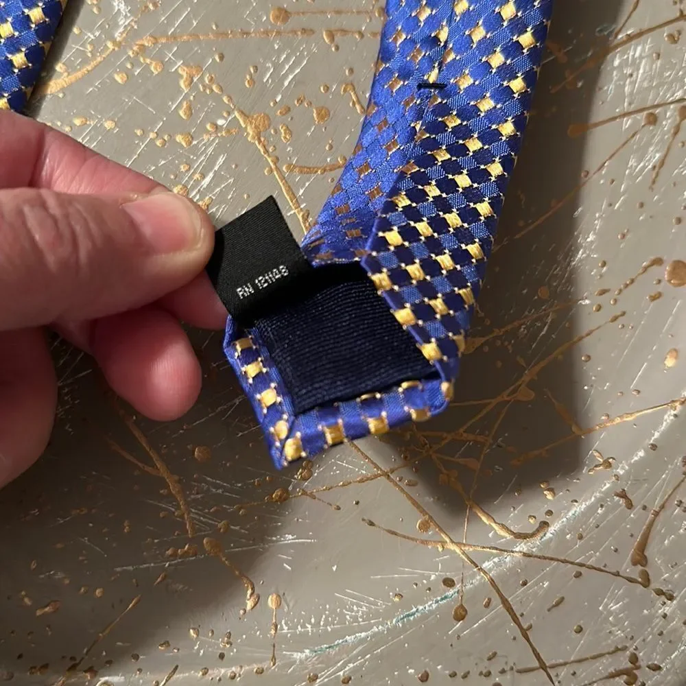 Michael Kors Blue Yellow Textured 💯 Silk Tie